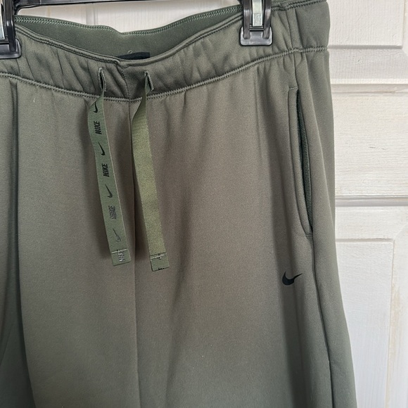 Nike Men’s Military Green Sweatpants size ‘medium - Picture 3 of 4